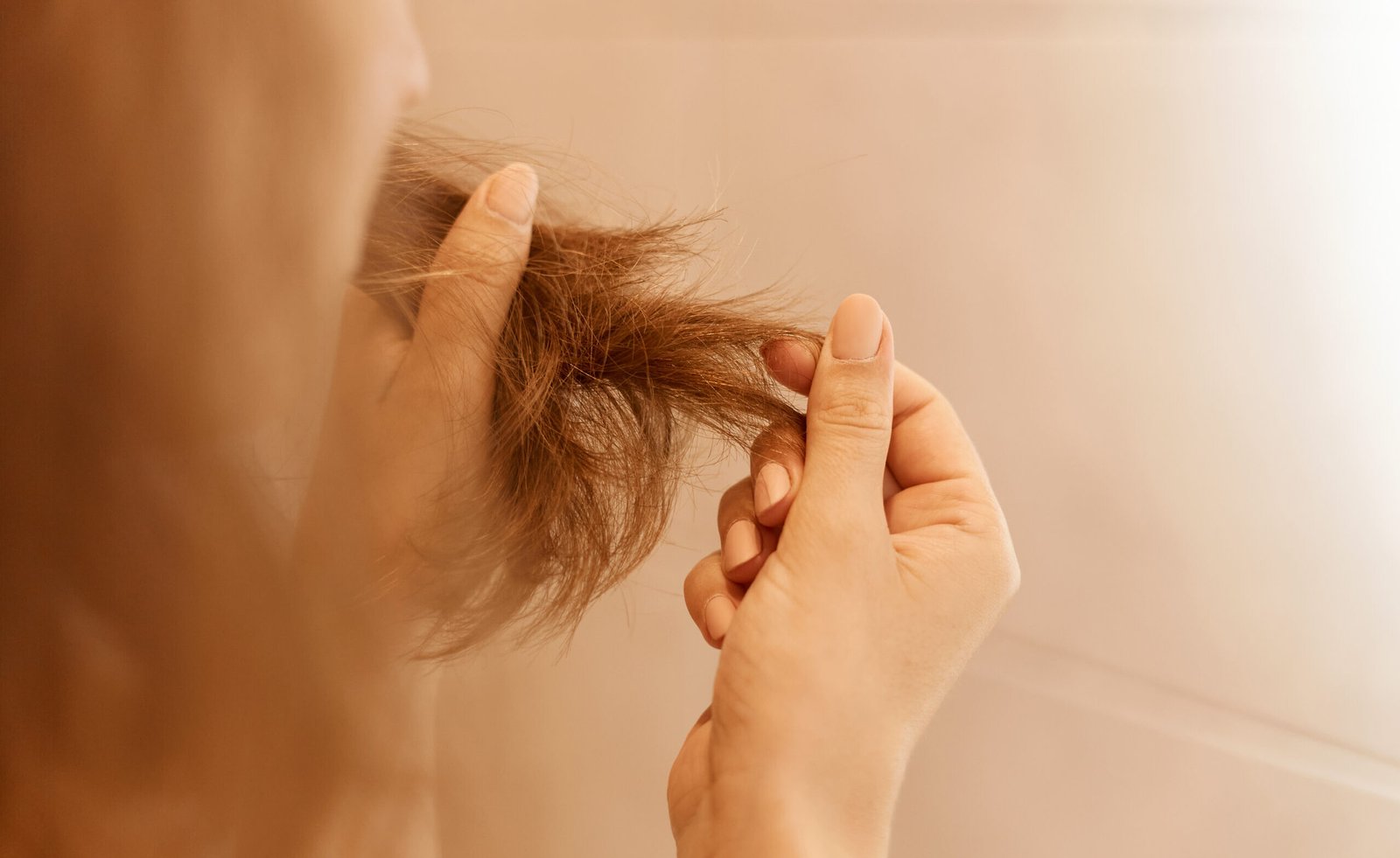 7 Astuces Infaillibles pour Sauver les Cheveux Secs avec D-CAP Hydratation Intense